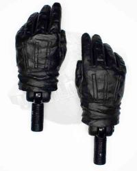 How2Work Steve McQueen gloved hands (Fits only Medicom bodies)