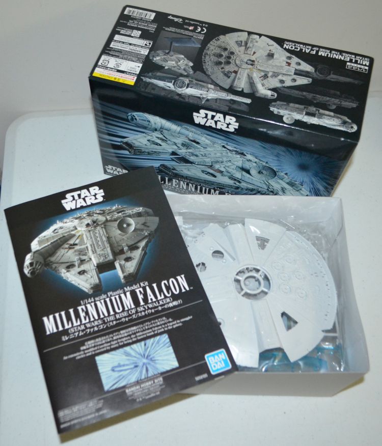Bandai Star Wars 1:144 Model Kit Millennium Falcon The Rise of Skywalker #4